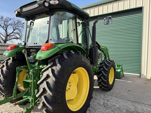 Image of John Deere 5100M equipment image 4