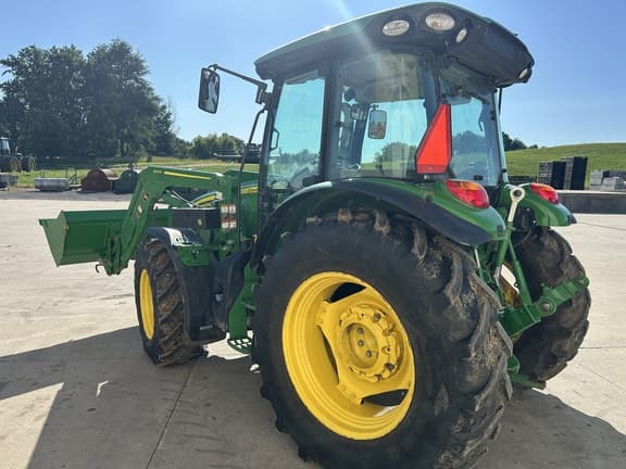 Image of John Deere 5100M equipment image 4