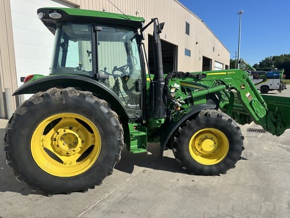 Image of John Deere 5100M equipment image 3