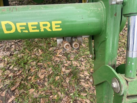 Image of John Deere 5100M equipment image 3