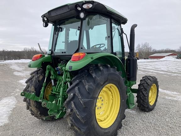 Image of John Deere 5100M equipment image 4