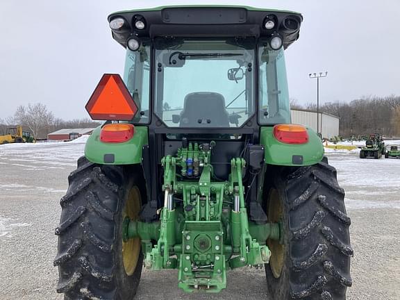 Image of John Deere 5100M equipment image 3