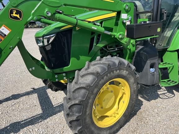 Image of John Deere 5100M equipment image 2