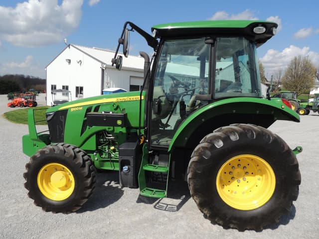 Image of John Deere 5100M equipment image 1