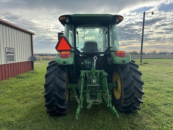 Image of John Deere 5100M equipment image 3