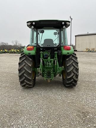 Image of John Deere 5100M equipment image 3