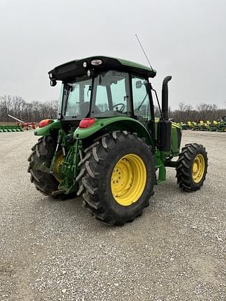 Image of John Deere 5100M equipment image 4