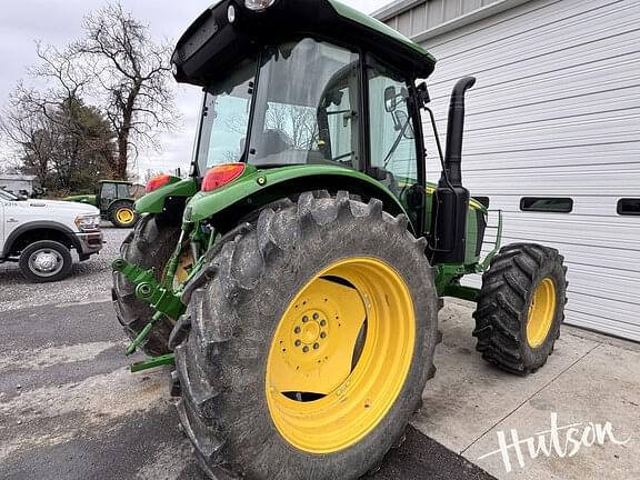 Image of John Deere 5100M equipment image 4