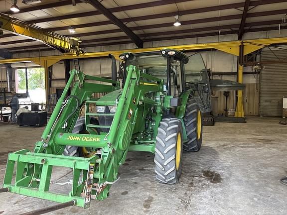 Image of John Deere 5100M equipment image 4
