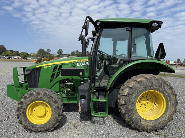 Image of John Deere 5100M equipment image 1