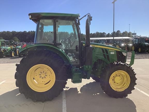 Image of John Deere 5100M equipment image 1