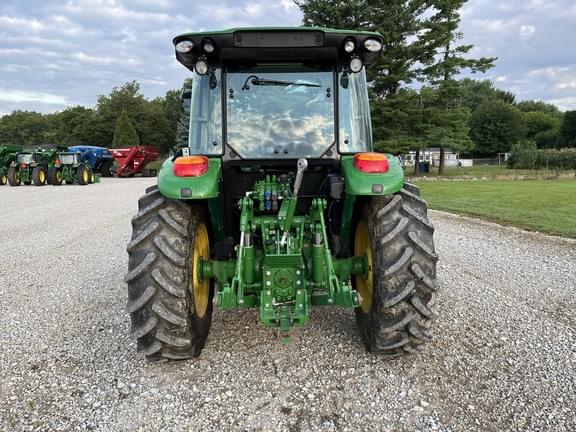 Image of John Deere 5100M equipment image 3