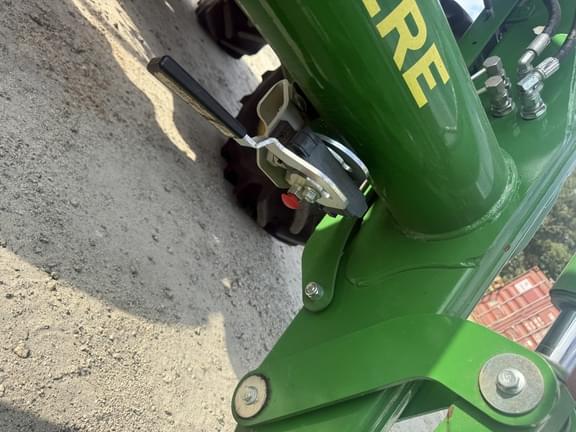 Image of John Deere 5100M equipment image 2