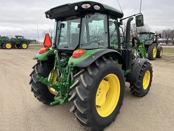 Image of John Deere 5100M equipment image 3