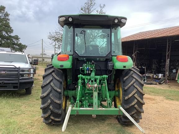 Image of John Deere 5100M equipment image 3