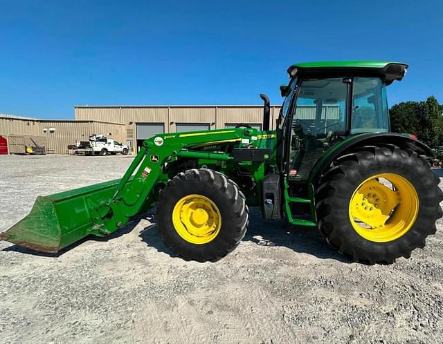 Image of John Deere 5100M equipment image 1