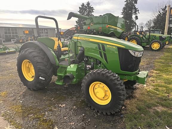 Image of John Deere 5100M equipment image 3