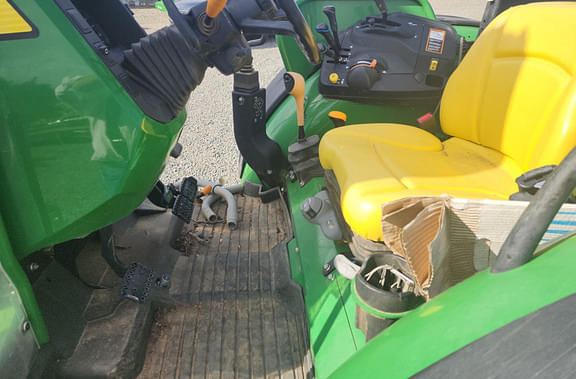 Image of John Deere 5100ML equipment image 3