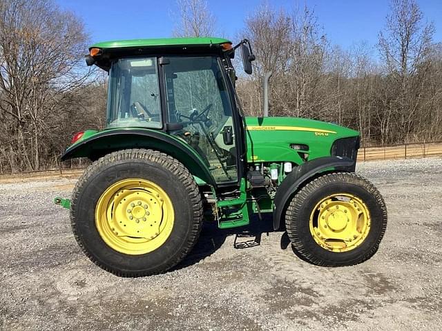 Image of John Deere 5105M equipment image 1