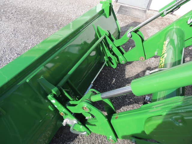 Image of John Deere 5115M equipment image 4