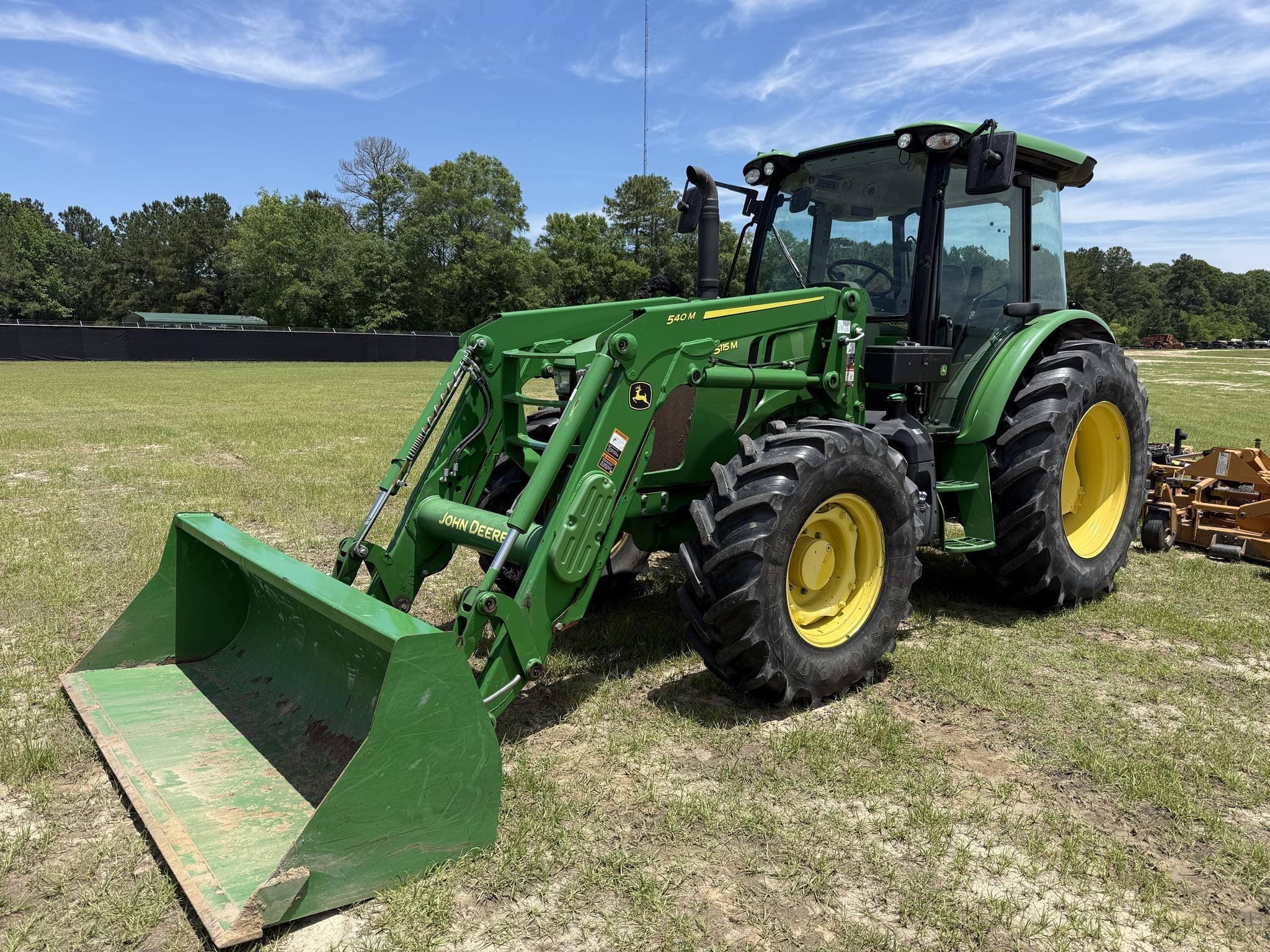 2022 John Deere 5115M Equipment Image0