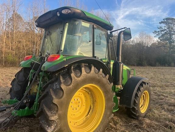 Image of John Deere 5115M equipment image 4