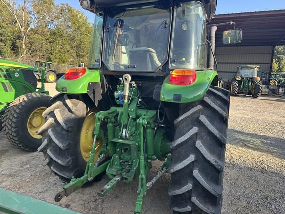 Image of John Deere 5115M equipment image 2