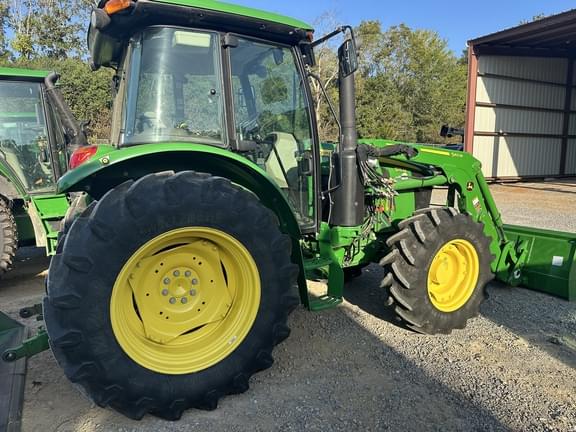 Image of John Deere 5115M equipment image 1
