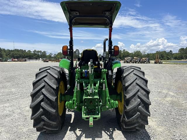 Image of John Deere 5115M equipment image 3