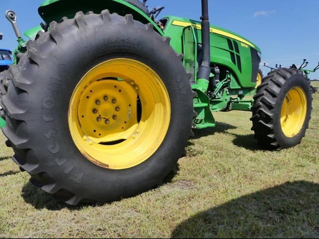 Image of John Deere 5115M equipment image 4