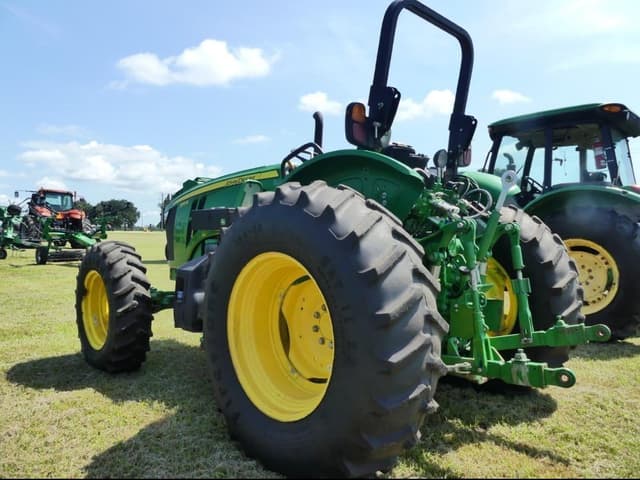 Image of John Deere 5115M equipment image 2
