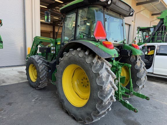 Image of John Deere 5115M equipment image 2