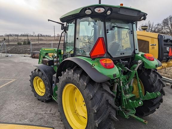 Image of John Deere 5115M equipment image 3