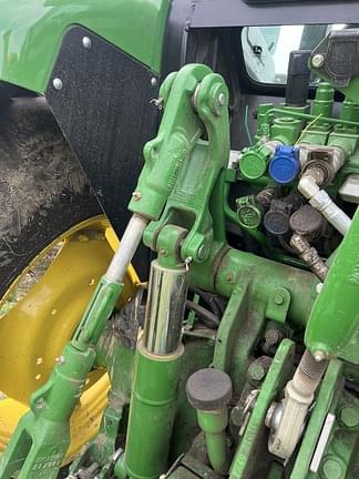 Image of John Deere 5115M equipment image 3