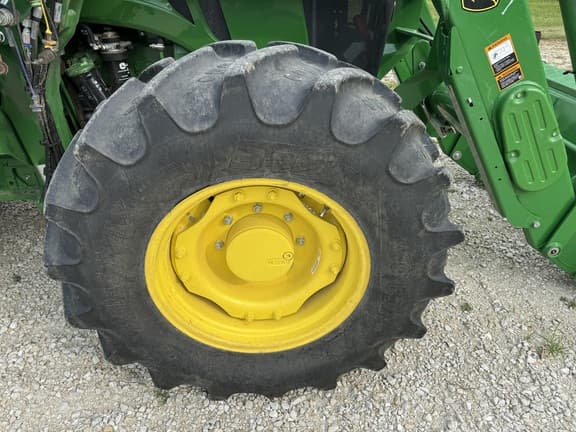 Image of John Deere 5115M equipment image 1