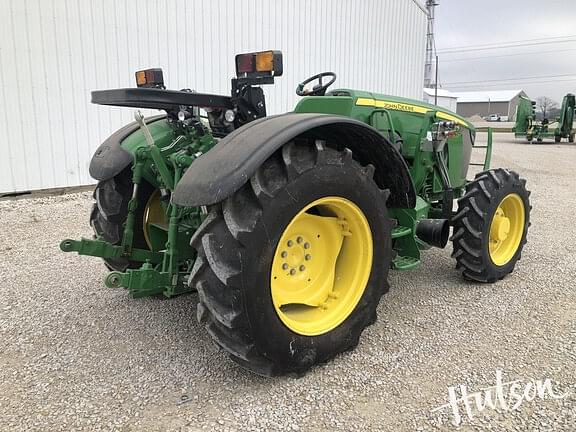 Image of John Deere 5115M equipment image 4