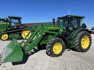 Main image John Deere 5115M 0