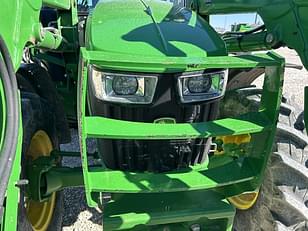 Main image John Deere 5115M 25