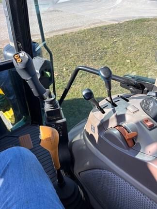 Image of John Deere 5115M equipment image 4