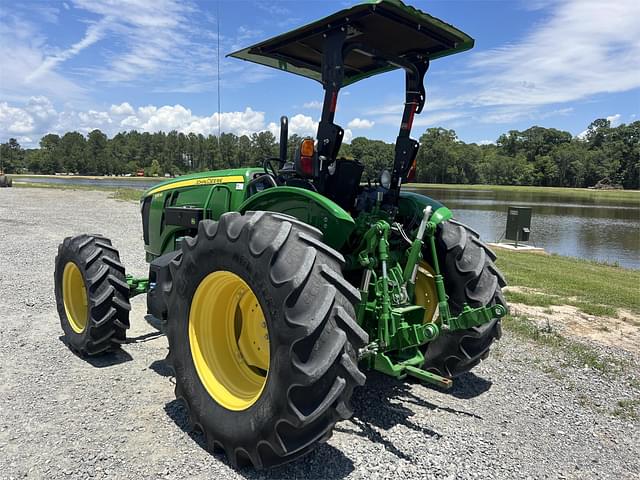 Image of John Deere 5115M equipment image 3