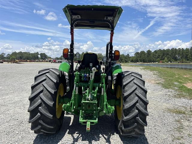 Image of John Deere 5115M equipment image 2