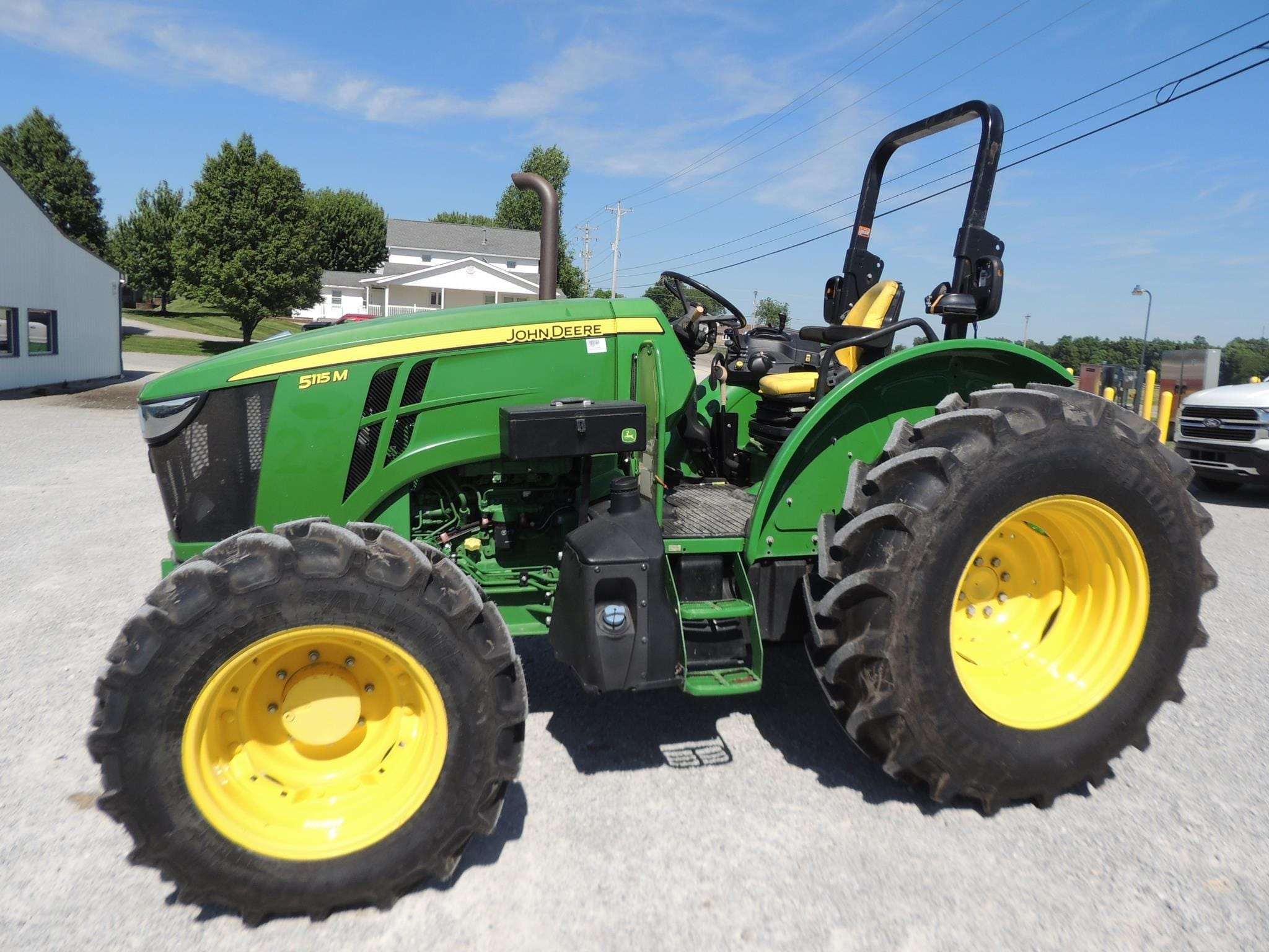 2022 John Deere 5115M Equipment Image0