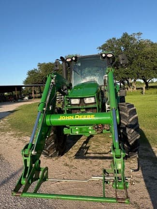 Image of John Deere 5115M equipment image 2