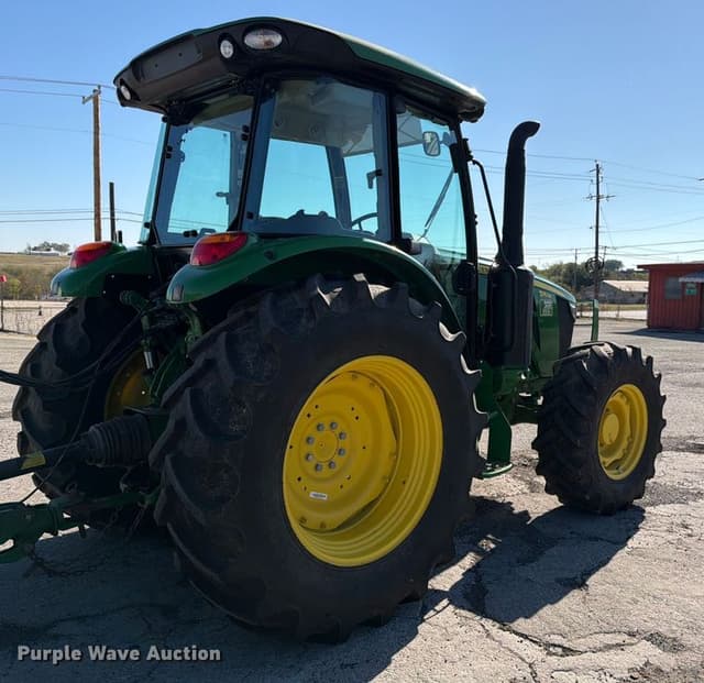 Image of John Deere 5115M equipment image 4