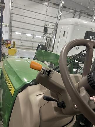 Image of John Deere 5115R equipment image 1