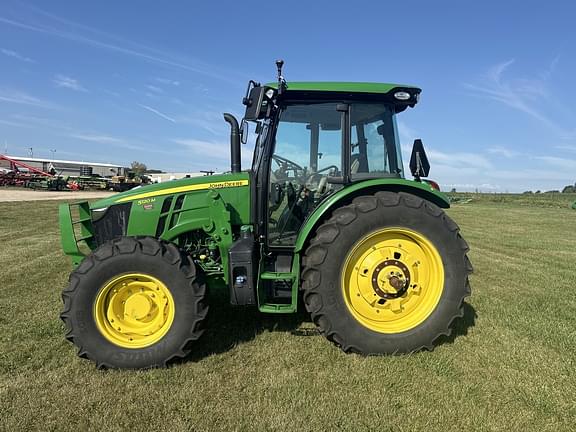 Image of John Deere 5120M equipment image 1