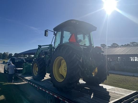 Image of John Deere 5125M equipment image 1