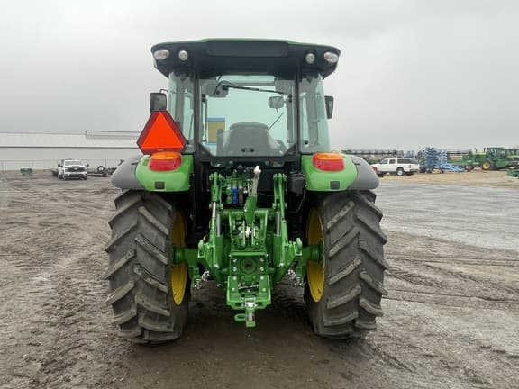 Image of John Deere 5125M equipment image 3
