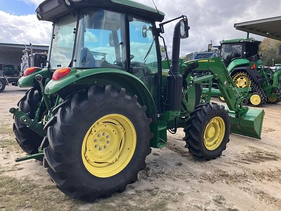 Image of John Deere 5125M equipment image 4