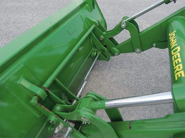 Image of John Deere 5125M equipment image 4